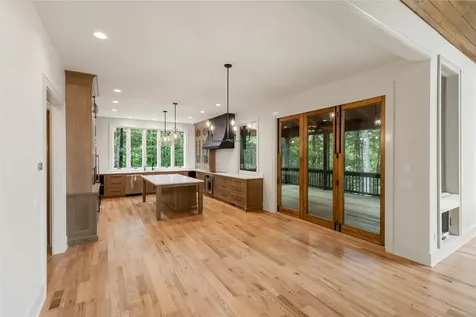 895 W Rochester Drive Cashiers NC 28717