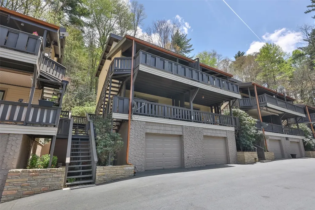 145 Hawks Nest Lane Highlands NC 28741