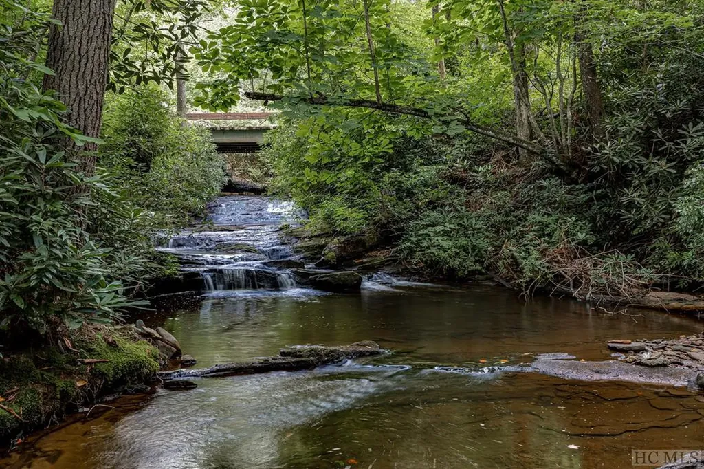 109r 110r Rockhouse Falls Lane Sapphire NC 28774