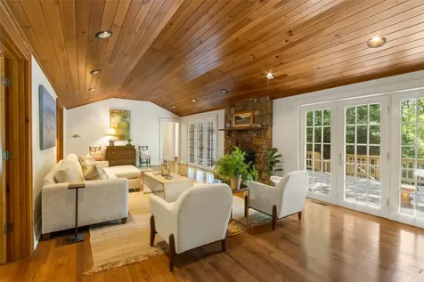 424 Split Rail Row Highlands NC 28741