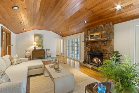 424 Split Rail Row Highlands NC 28741