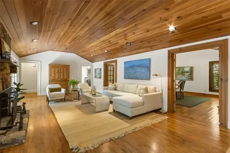 424 Split Rail Row Highlands NC 28741