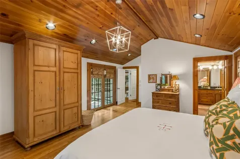 424 Split Rail Row Highlands NC 28741