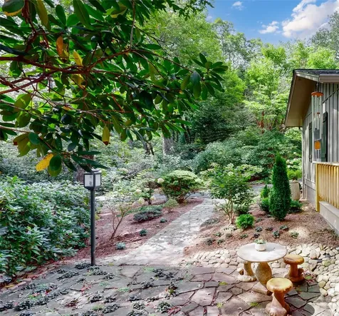 424 Split Rail Row Highlands NC 28741