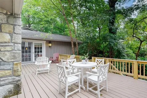 424 Split Rail Row Highlands NC 28741