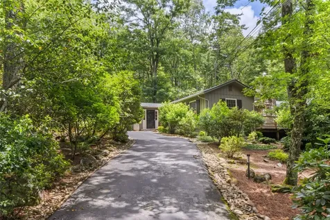 424 Split Rail Row Highlands NC 28741