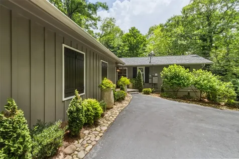 424 Split Rail Row Highlands NC 28741