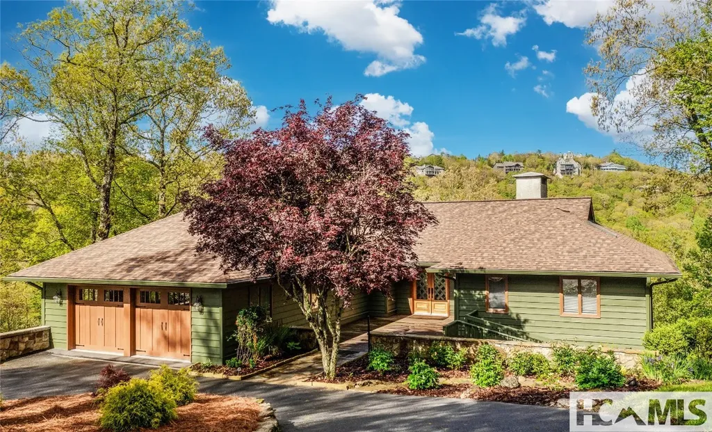 16 S Sassafras Court Highlands NC 28741