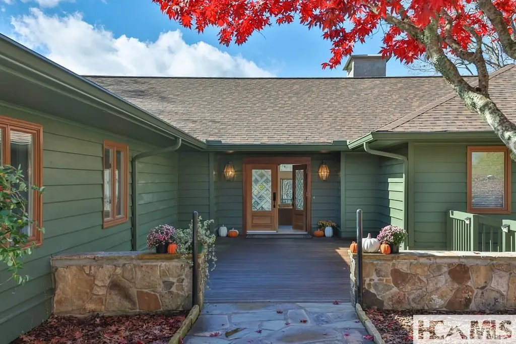 16 S Sassafras Court Highlands NC 28741