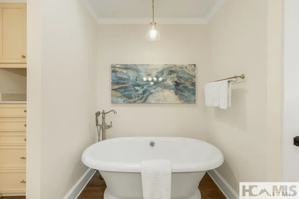 16 S Sassafras Court Highlands NC 28741