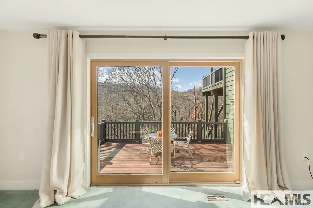 16 S Sassafras Court Highlands NC 28741