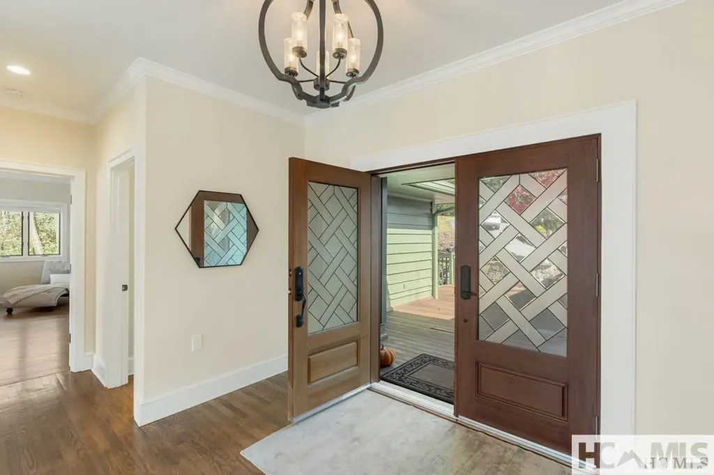 16 S Sassafras Court Highlands NC 28741