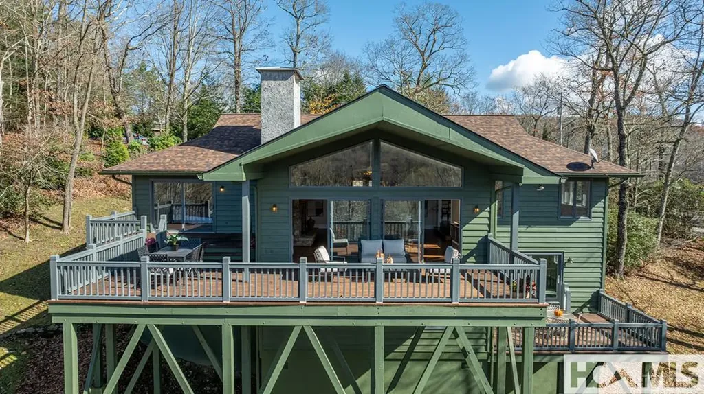 16 S Sassafras Court Highlands NC 28741