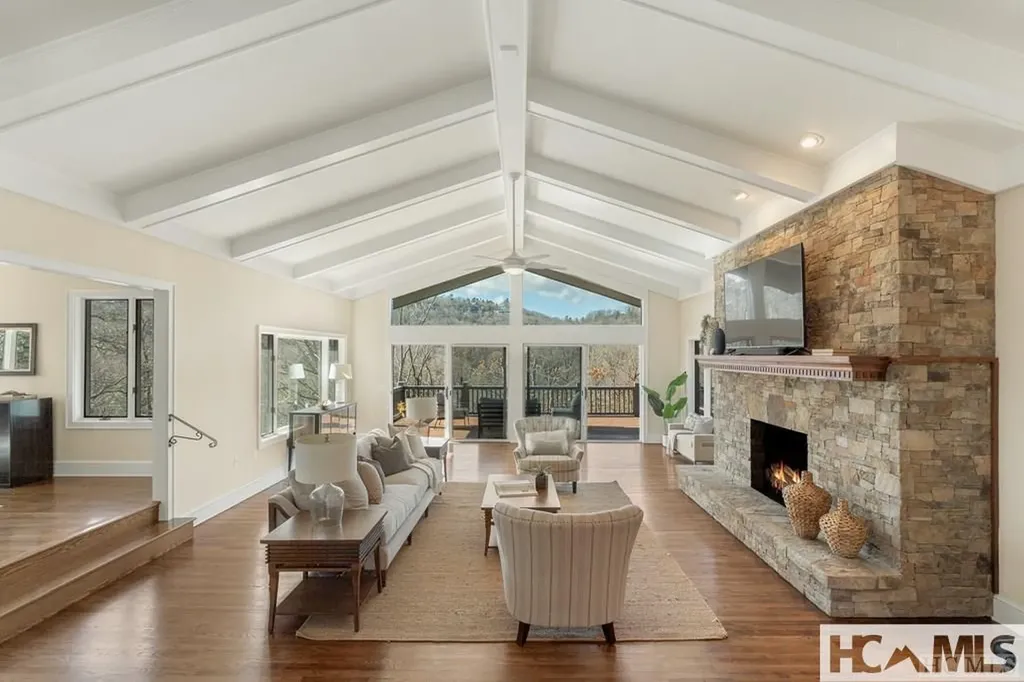 16 S Sassafras Court Highlands NC 28741