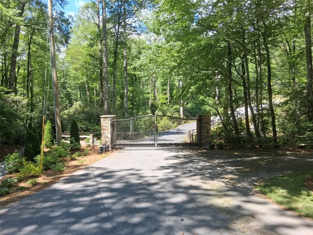 5 Lone Panther Ridge Cashiers NC 28717