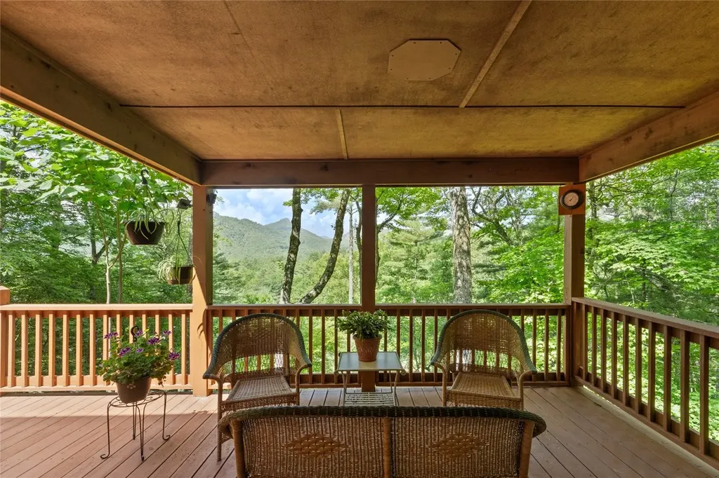 576 Blackberry Trail Sapphire NC 28774