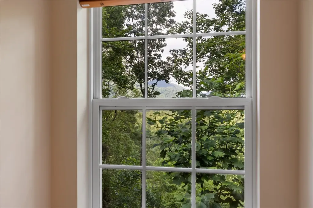 576 Blackberry Trail Sapphire NC 28774