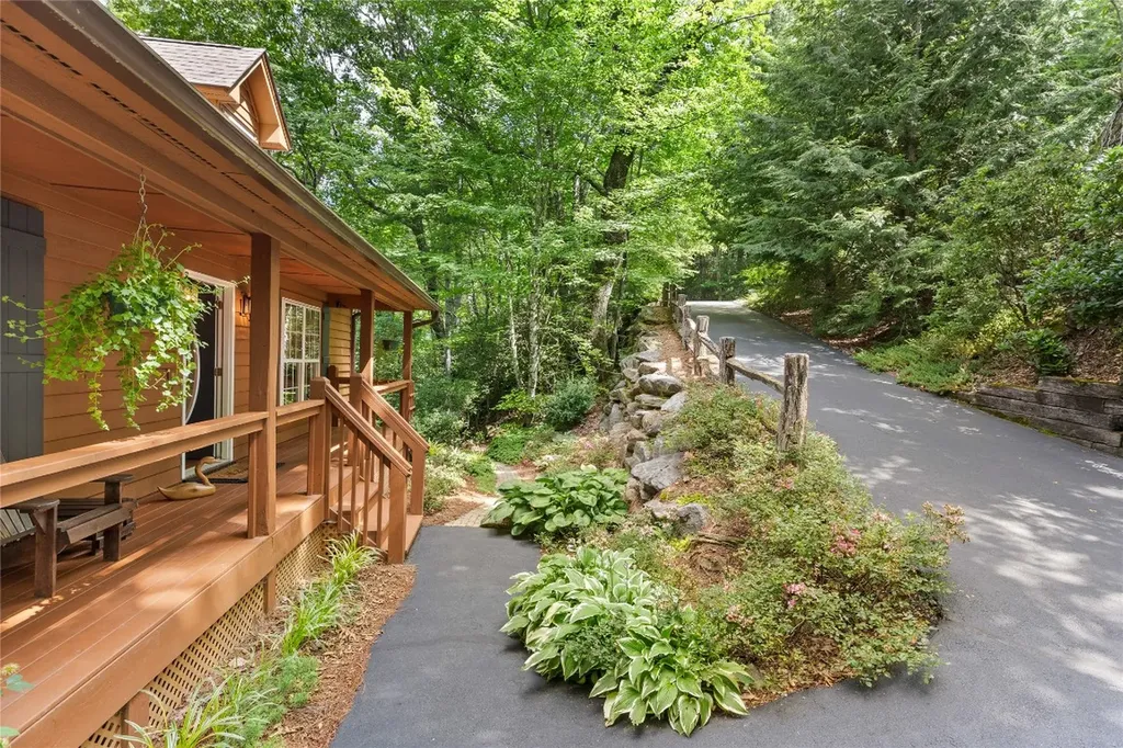 576 Blackberry Trail Sapphire NC 28774