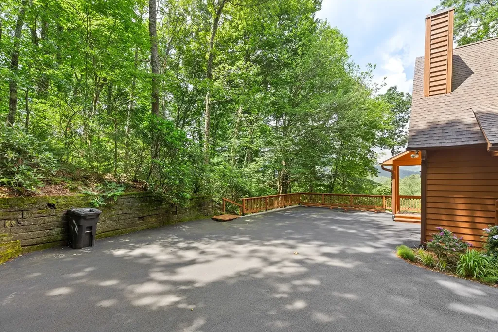 576 Blackberry Trail Sapphire NC 28774