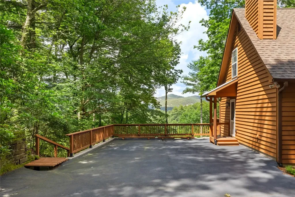 576 Blackberry Trail Sapphire NC 28774