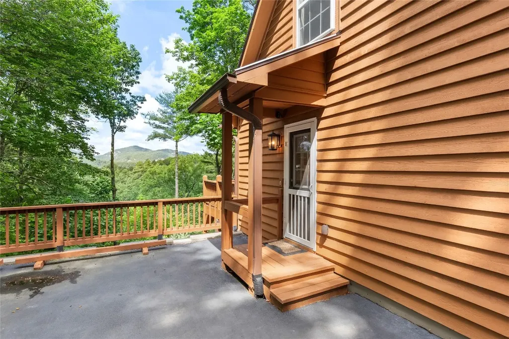 576 Blackberry Trail Sapphire NC 28774