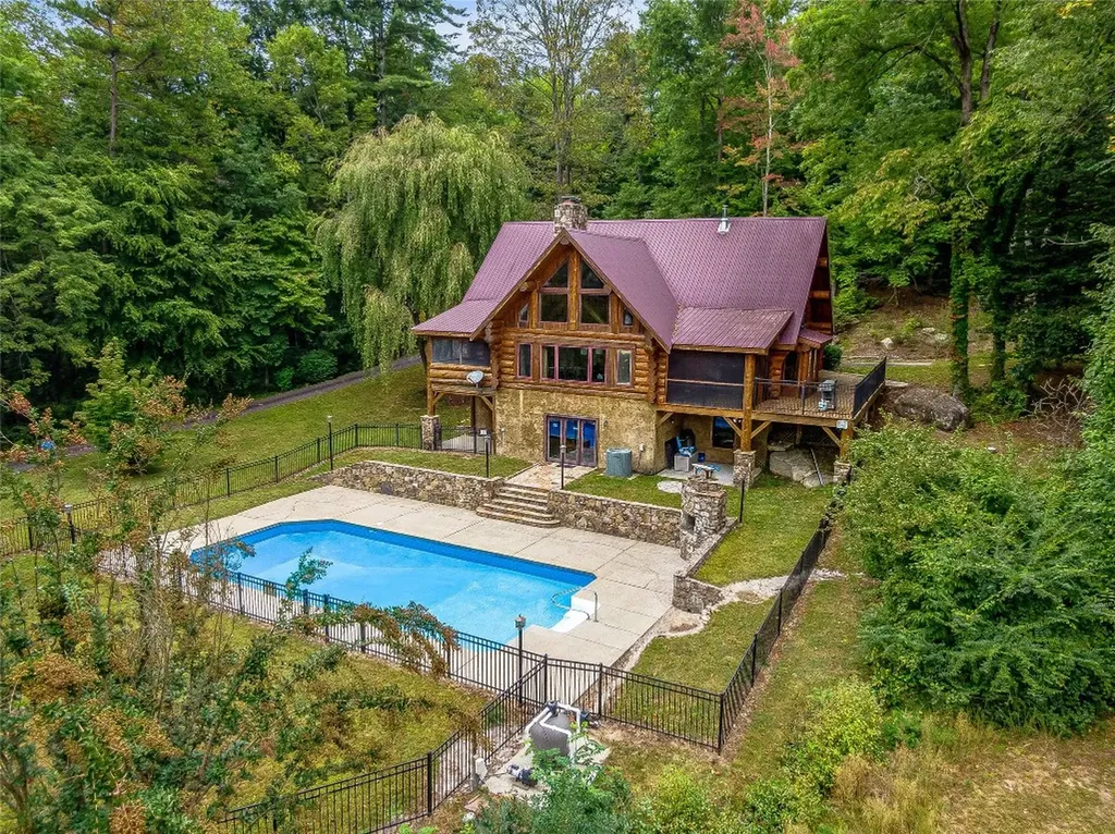 388 Hard To Find Drive Brevard NC 28712