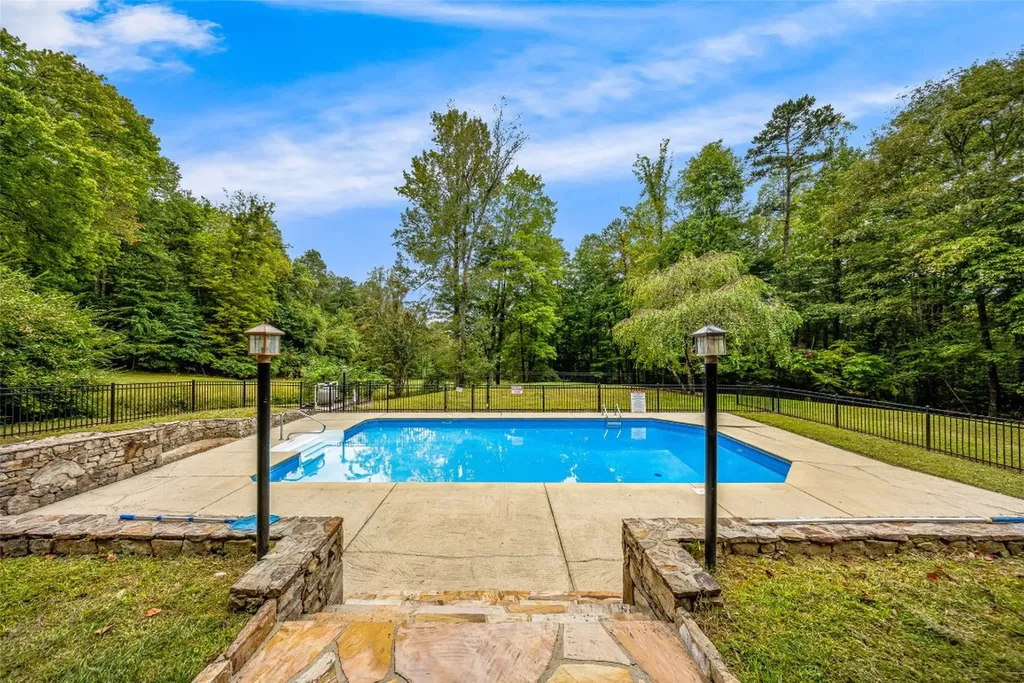 388 Hard To Find Drive Brevard NC 28712