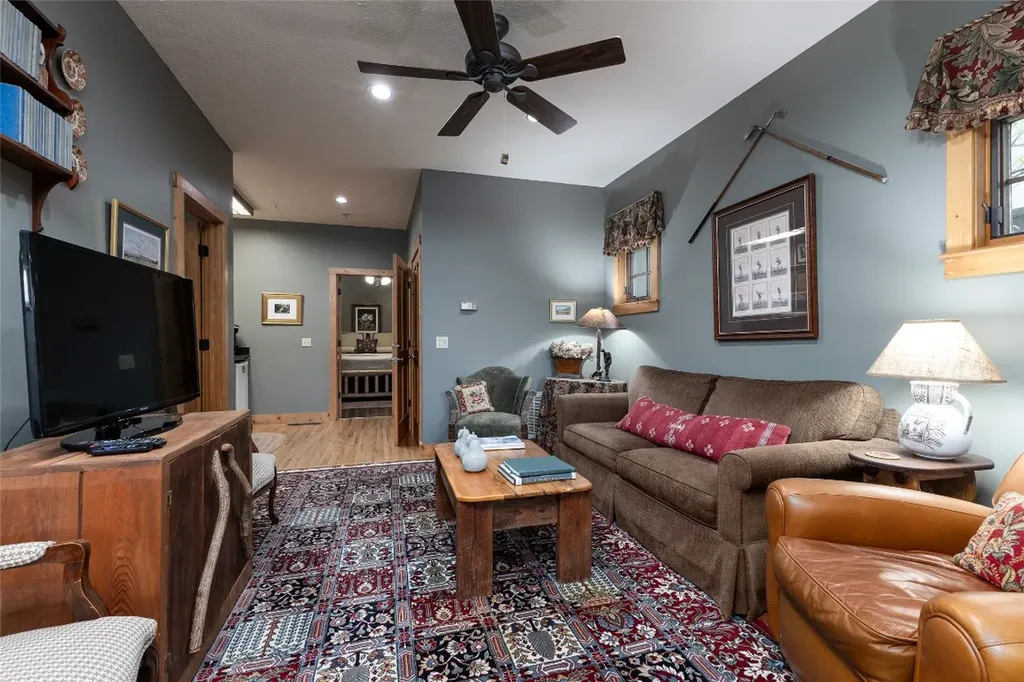 8 Par Path Cashiers NC 28717