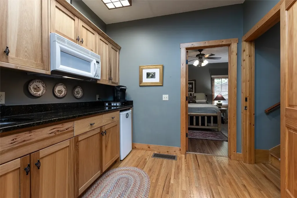 8 Par Path Cashiers NC 28717