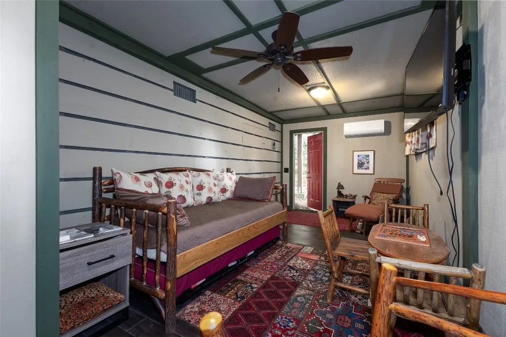 8 Par Path Cashiers NC 28717