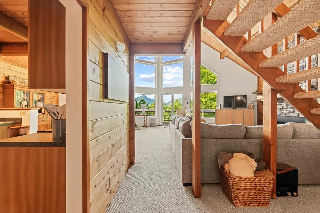 735 Trays Island Road Sapphire NC 28774