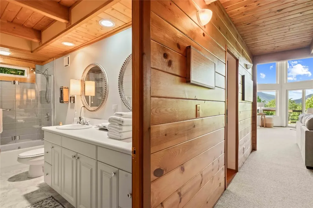 735 Trays Island Road Sapphire NC 28774