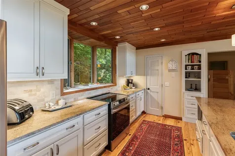 471 Rivard Road Glenville NC 28736