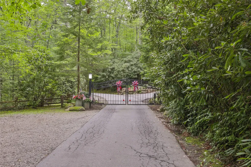 Lot 1b Streamside Drive Cashiers NC 28717
