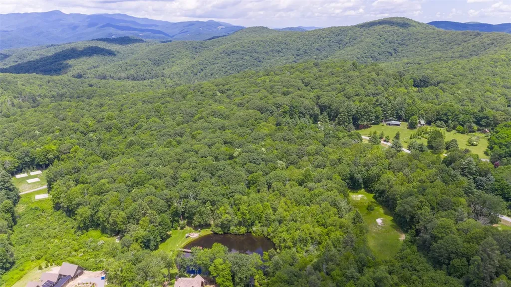 5 Flat Creek Drive Glenville NC 28736