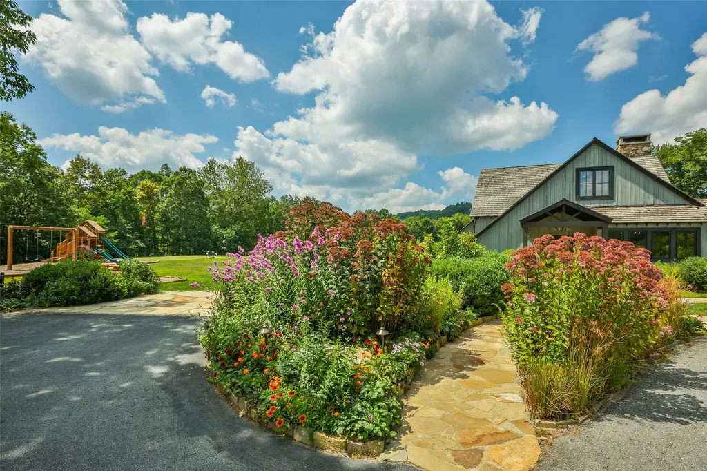 5 Flat Creek Drive Glenville NC 28736