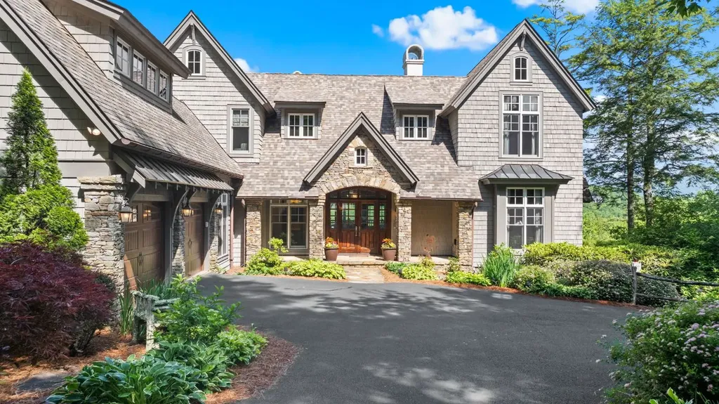 193 W View Way Highlands NC 28741