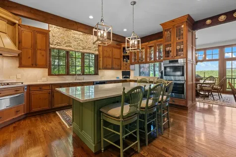 193 W View Way Highlands NC 28741