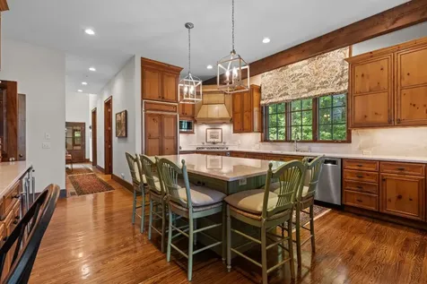 193 W View Way Highlands NC 28741