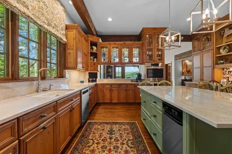 193 W View Way Highlands NC 28741