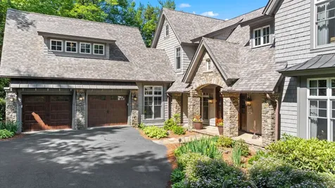 193 W View Way Highlands NC 28741