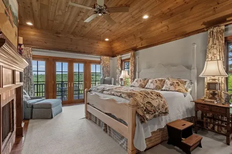 193 W View Way Highlands NC 28741