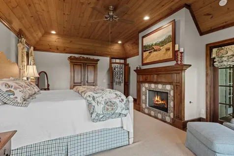 193 W View Way Highlands NC 28741