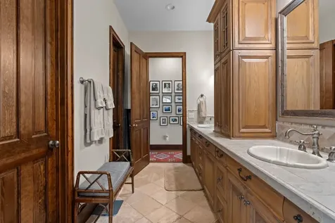 193 W View Way Highlands NC 28741