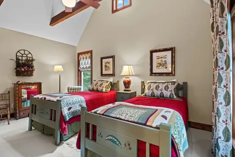 193 W View Way Highlands NC 28741