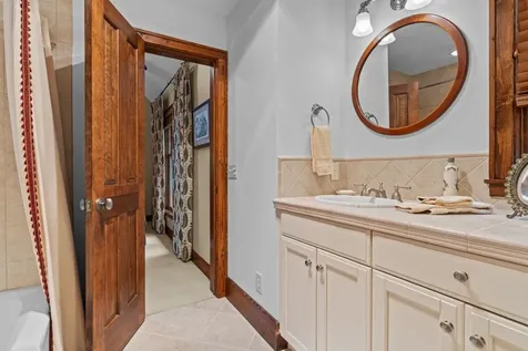 193 W View Way Highlands NC 28741