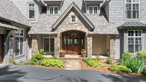 193 W View Way Highlands NC 28741