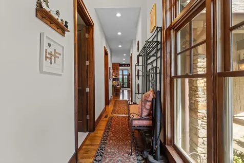 193 W View Way Highlands NC 28741