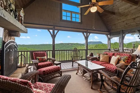 193 W View Way Highlands NC 28741