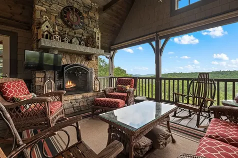 193 W View Way Highlands NC 28741